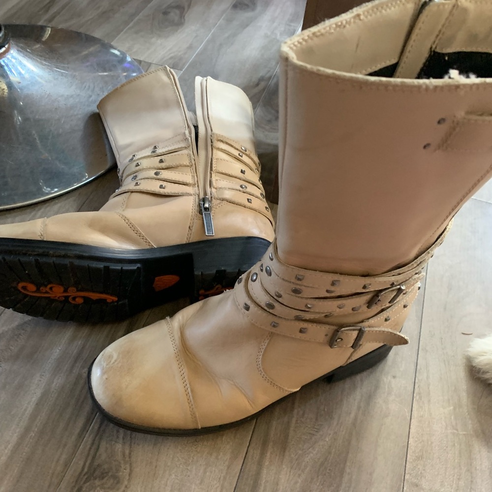 Women's Harley Davidson Cream Leather Boots